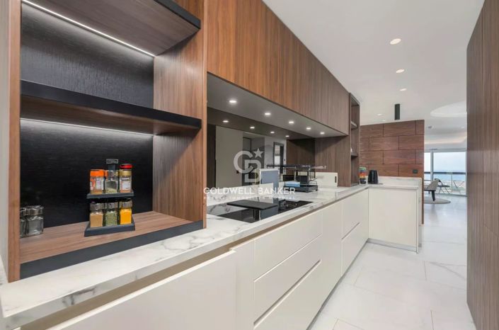 Image No.10-3 Bed Apartment for sale