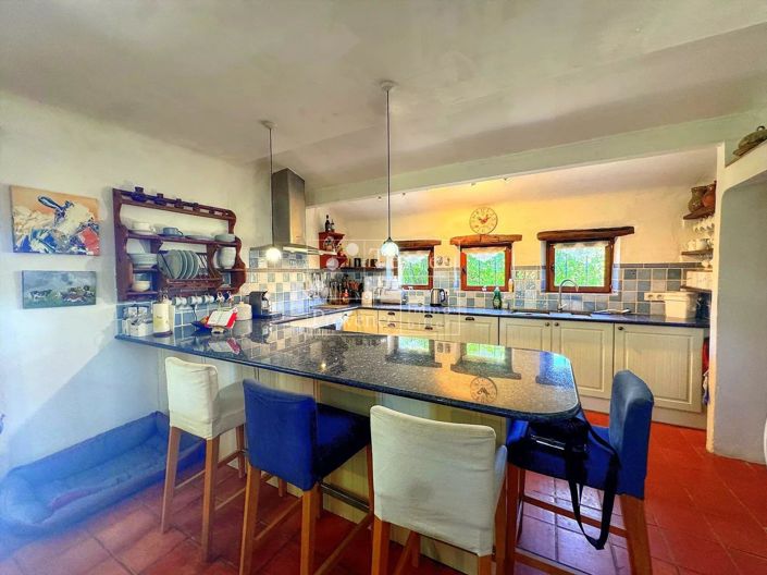 Image No.4-4 Bed House for sale