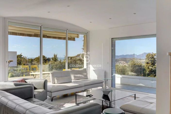 Image No.2-4 Bed House for sale