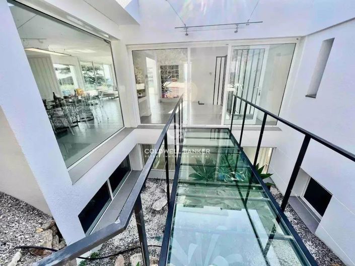 Image No.20-4 Bed House for sale