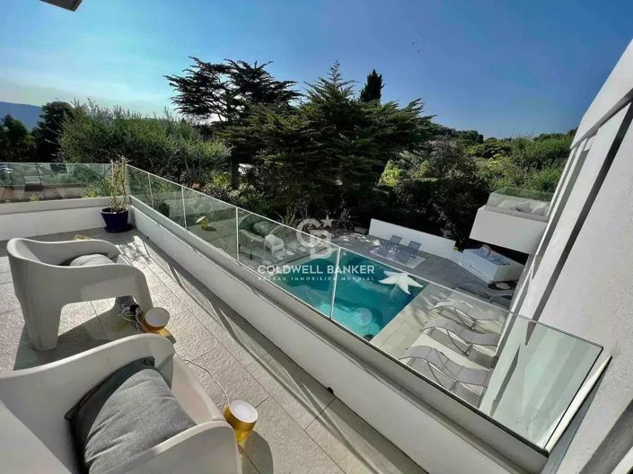 Image No.22-4 Bed House for sale