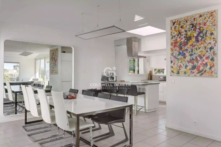 Image No.3-4 Bed House for sale