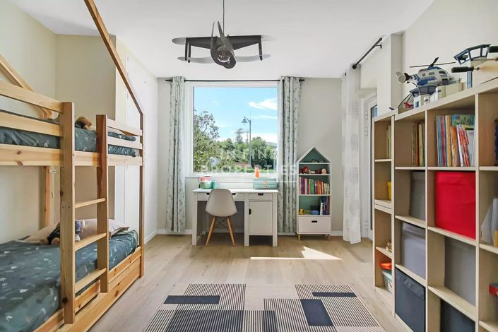 Image No.9-3 Bed Apartment for sale