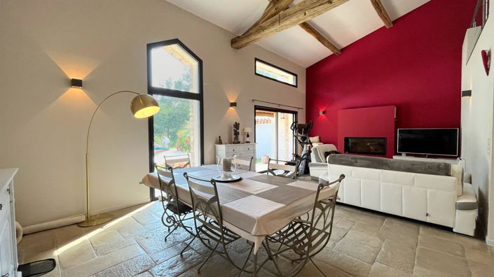 Image No.10-6 Bed House for sale