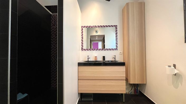 Image No.14-6 Bed House for sale