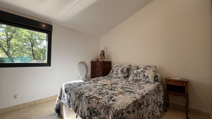 Image No.23-6 Bed House for sale