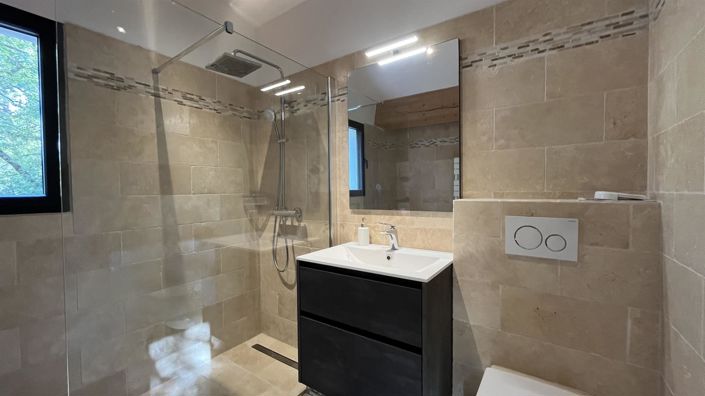 Image No.24-6 Bed House for sale