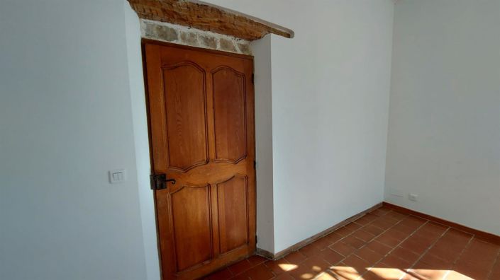 Image No.14-6 Bed House for sale