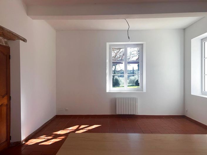 Image No.18-6 Bed House for sale