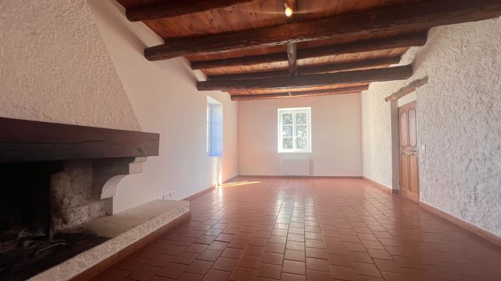 Image No.19-6 Bed House for sale