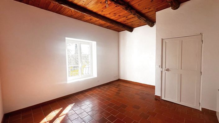 Image No.21-6 Bed House for sale