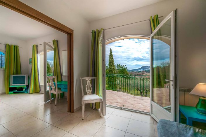 Image No.19-4 Bed House for sale