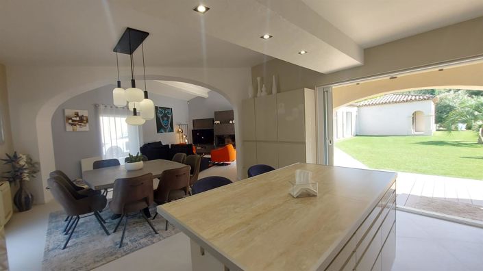 Image No.23-5 Bed House for sale