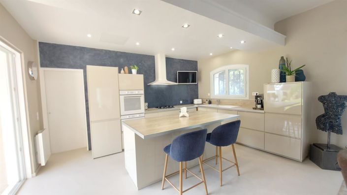 Image No.24-5 Bed House for sale