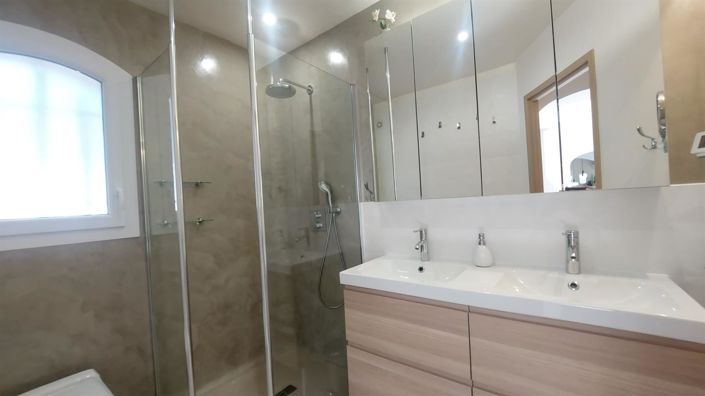 Image No.27-5 Bed House for sale