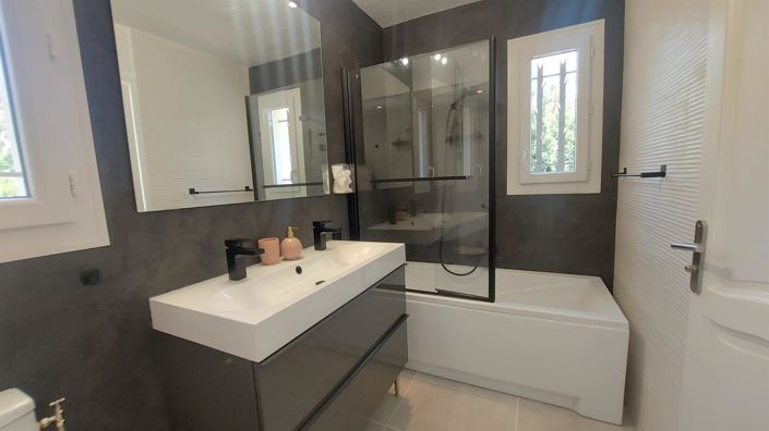 Image No.29-5 Bed House for sale