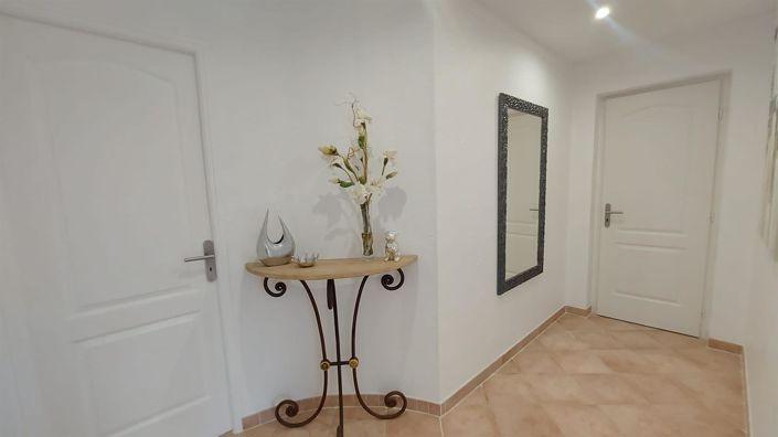 Image No.34-5 Bed House for sale