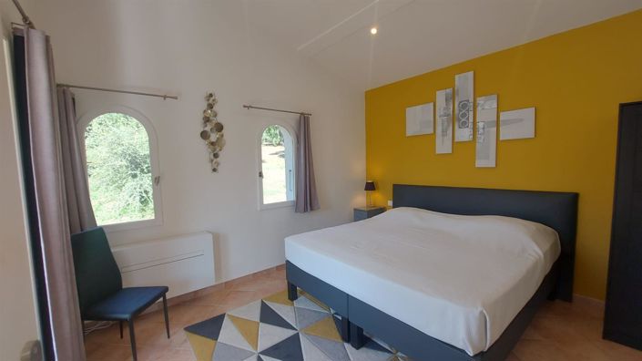 Image No.37-5 Bed House for sale