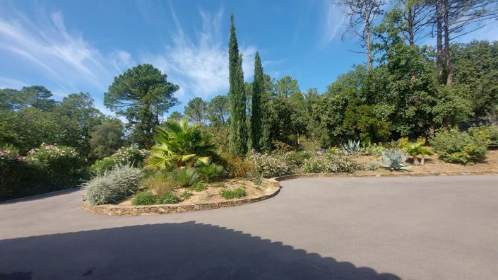 Image No.47-5 Bed House for sale