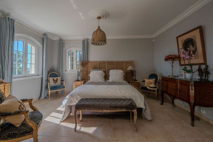 Image No.42-4 Bed House for sale