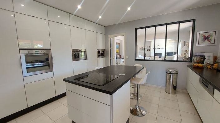 Image No.12-3 Bed House for sale