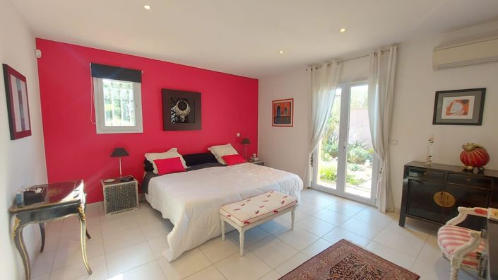 Image No.15-3 Bed House for sale