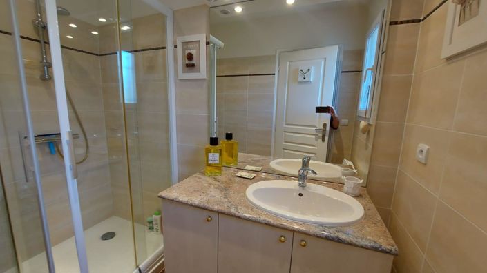 Image No.18-3 Bed House for sale