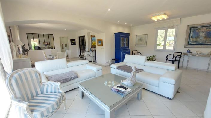 Image No.7-3 Bed House for sale