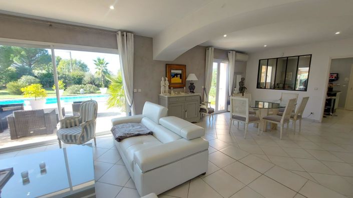 Image No.9-3 Bed House for sale