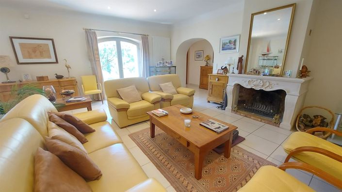 Image No.18-4 Bed House for sale