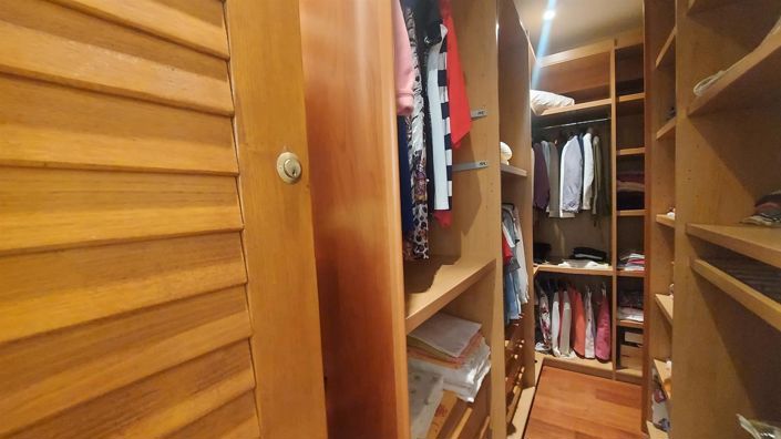 Image No.21-4 Bed House for sale