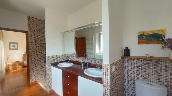 Image No.22-4 Bed House for sale