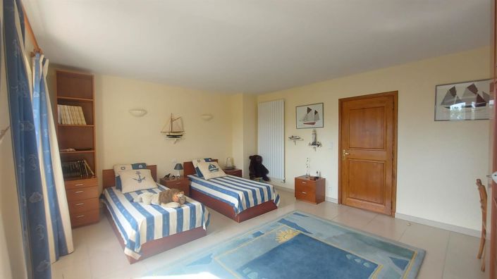 Image No.25-4 Bed House for sale