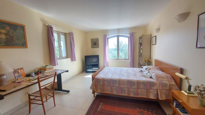 Image No.27-4 Bed House for sale