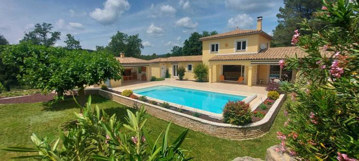 Image No.1-4 Bed House for sale
