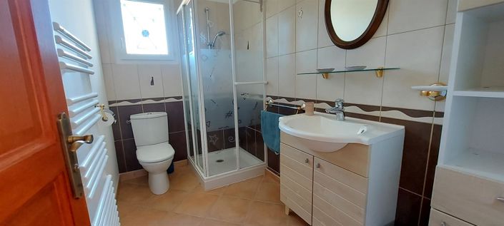 Image No.18-4 Bed House for sale