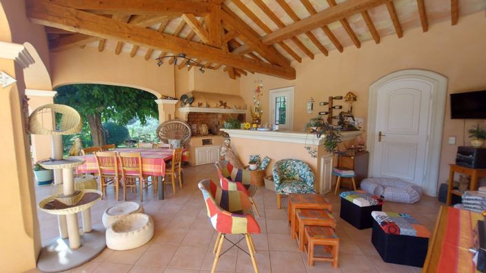 Image No.10-5 Bed House for sale