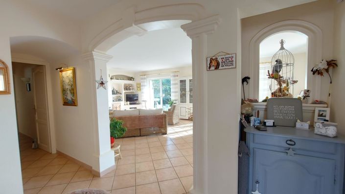 Image No.11-5 Bed House for sale