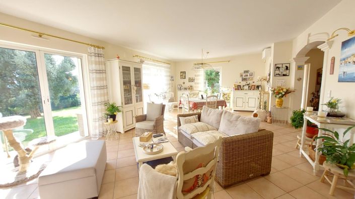 Image No.13-5 Bed House for sale