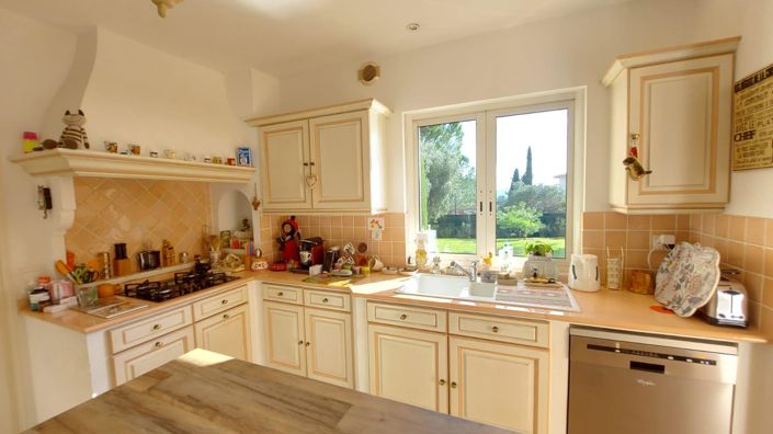 Image No.14-5 Bed House for sale