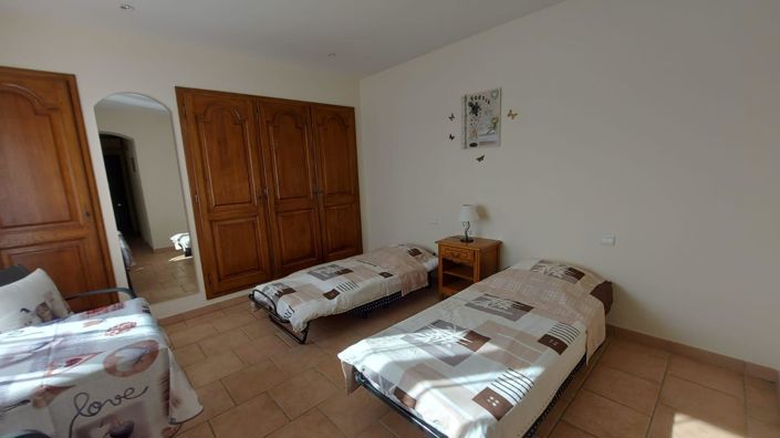 Image No.23-5 Bed House for sale