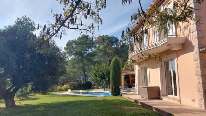 Image No.7-5 Bed House for sale