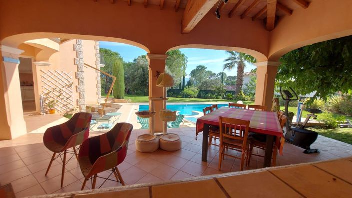 Image No.9-5 Bed House for sale