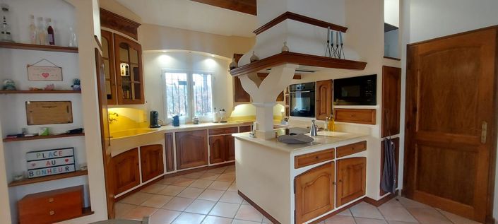 Image No.18-4 Bed House for sale