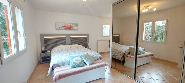 Image No.22-4 Bed House for sale