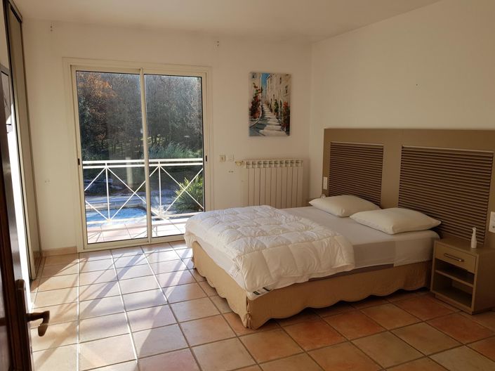 Image No.27-4 Bed House for sale