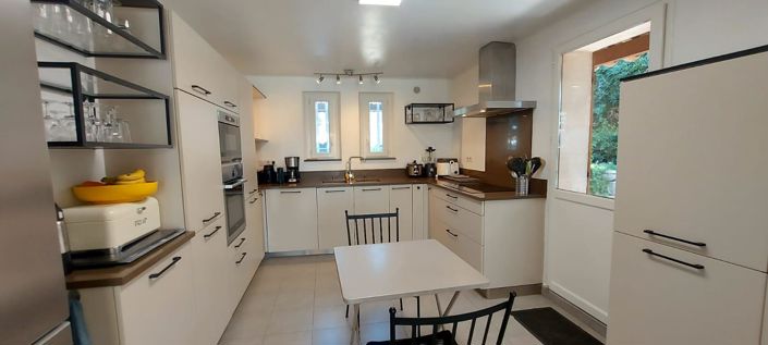 Image No.14-3 Bed House for sale