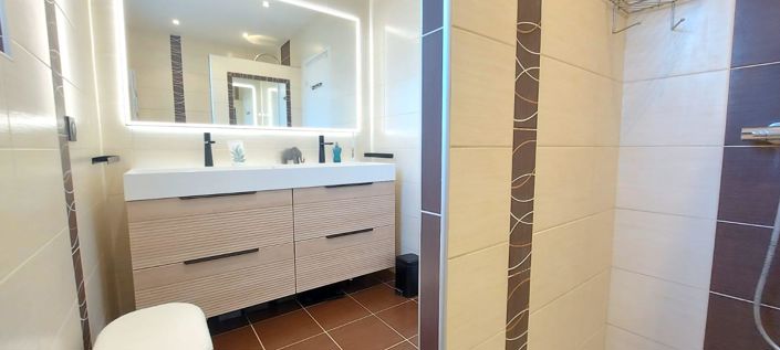 Image No.17-3 Bed House for sale