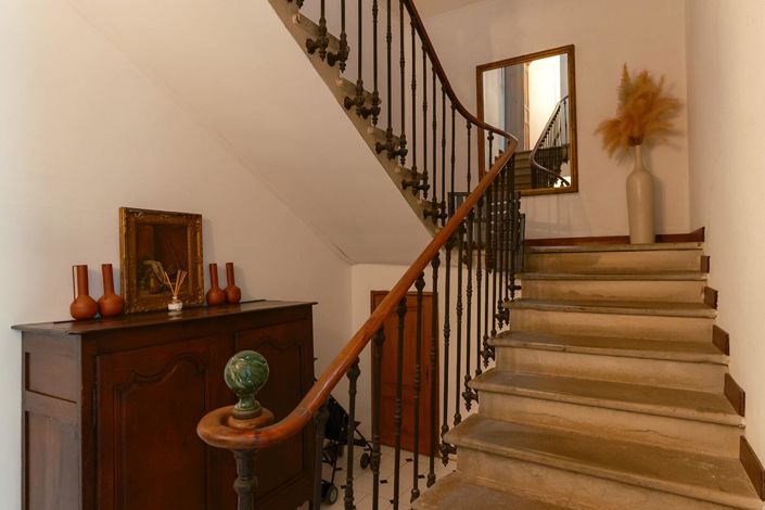 Image No.12-8 Bed House for sale