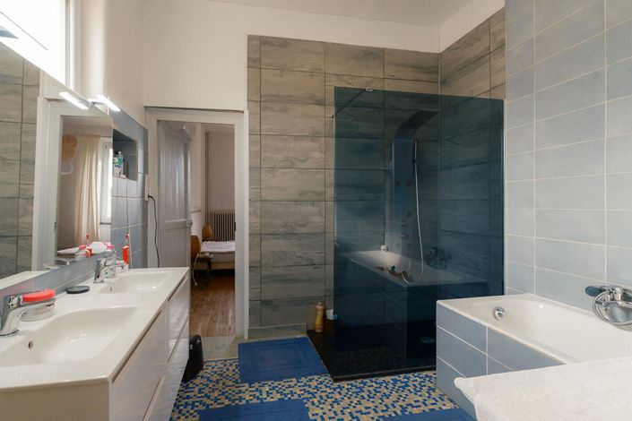 Image No.14-8 Bed House for sale